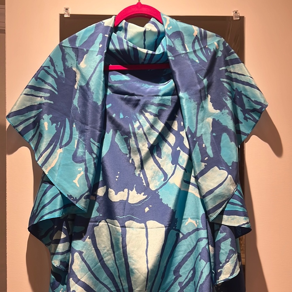Lillly Pulitzer 100% silk vest shawl.